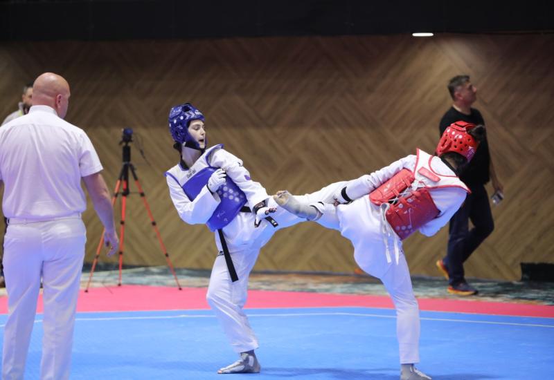 Nadina Mehmedović i Petra Ždero osvojile zlatne medalje na takmičenju "Taekwondo Multi European games"